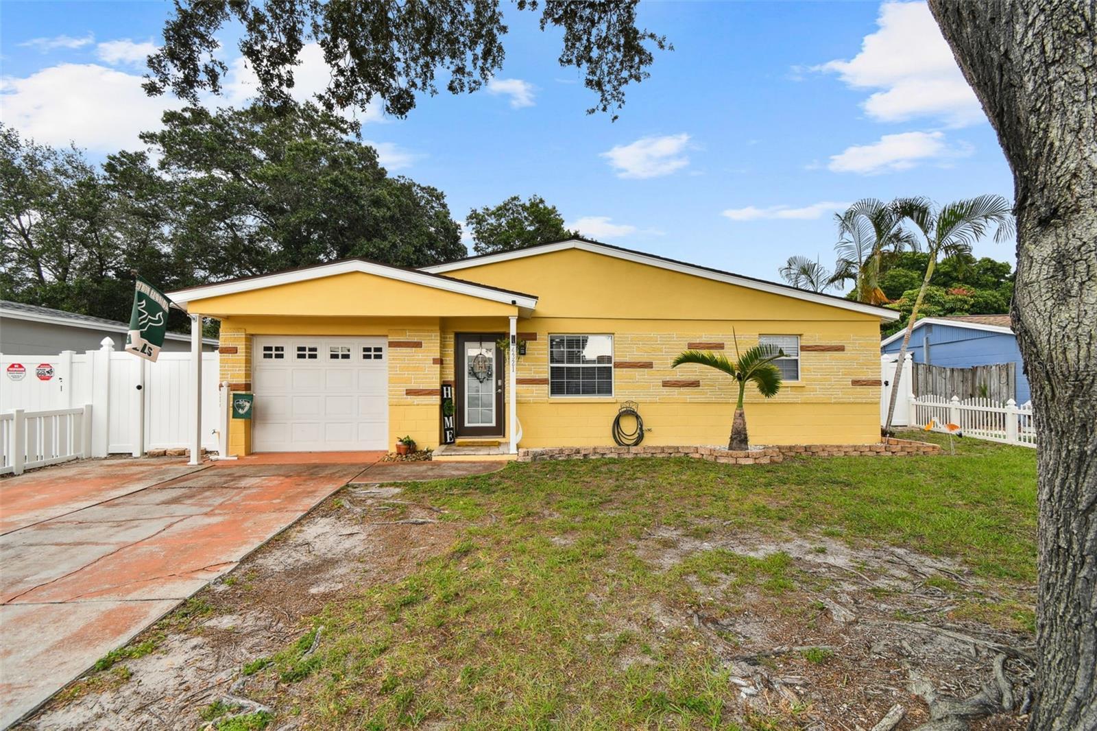 Property Photo:  4321 63rd Way N  FL 33709 