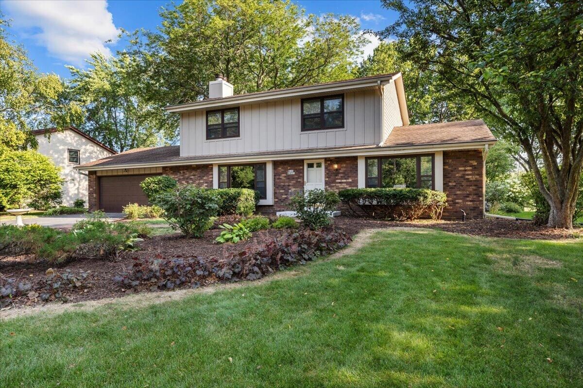 Property Photo:  N101w16301 Santa Fe Dr  WI 53022 