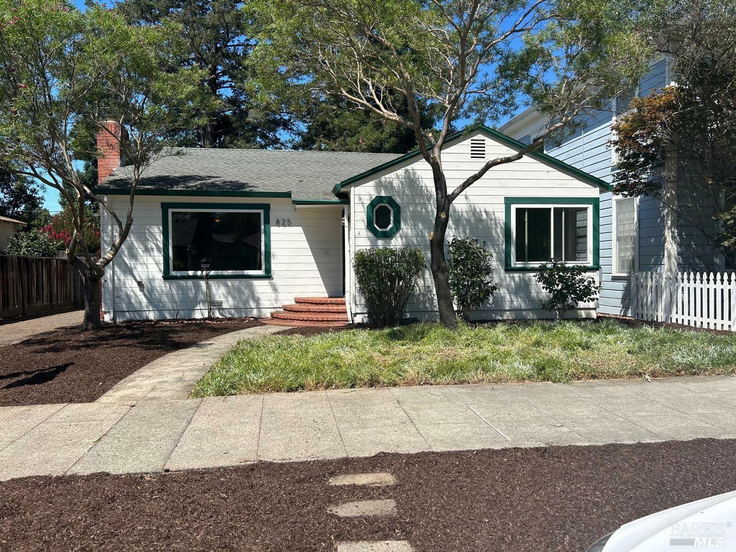 Property Photo:  825 St Helena Avenue  CA 95404 