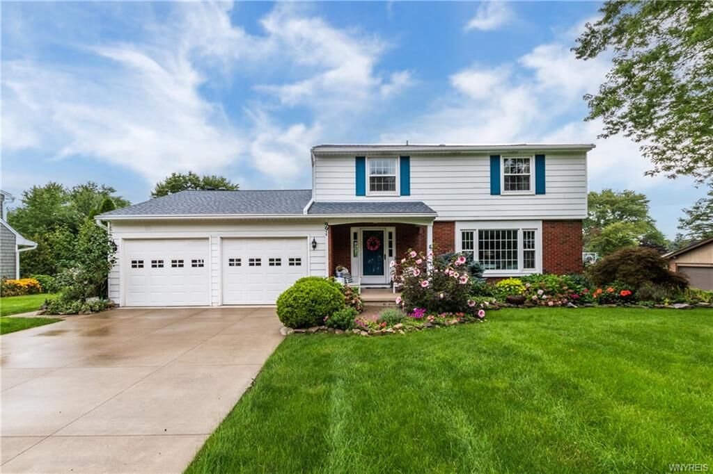 Property Photo:  991 Foxcroft Road  NY 14072 