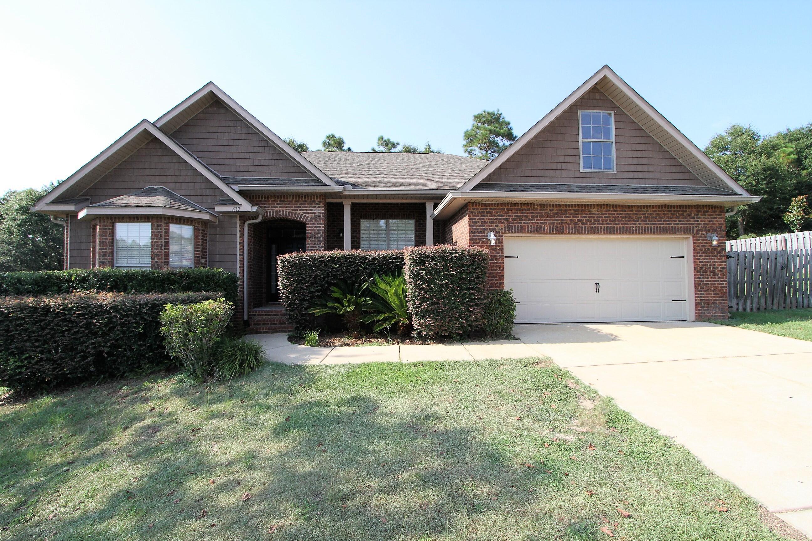 Property Photo: 639 Red Fern Road FL 32536
