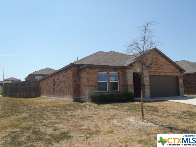 Property Photo:  203 Azalea Way  TX 78132 