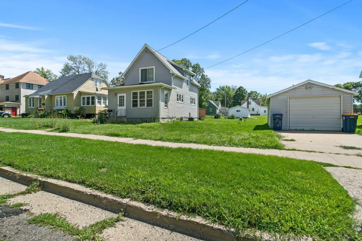 Property Photo: 503 4th Street MN 55946