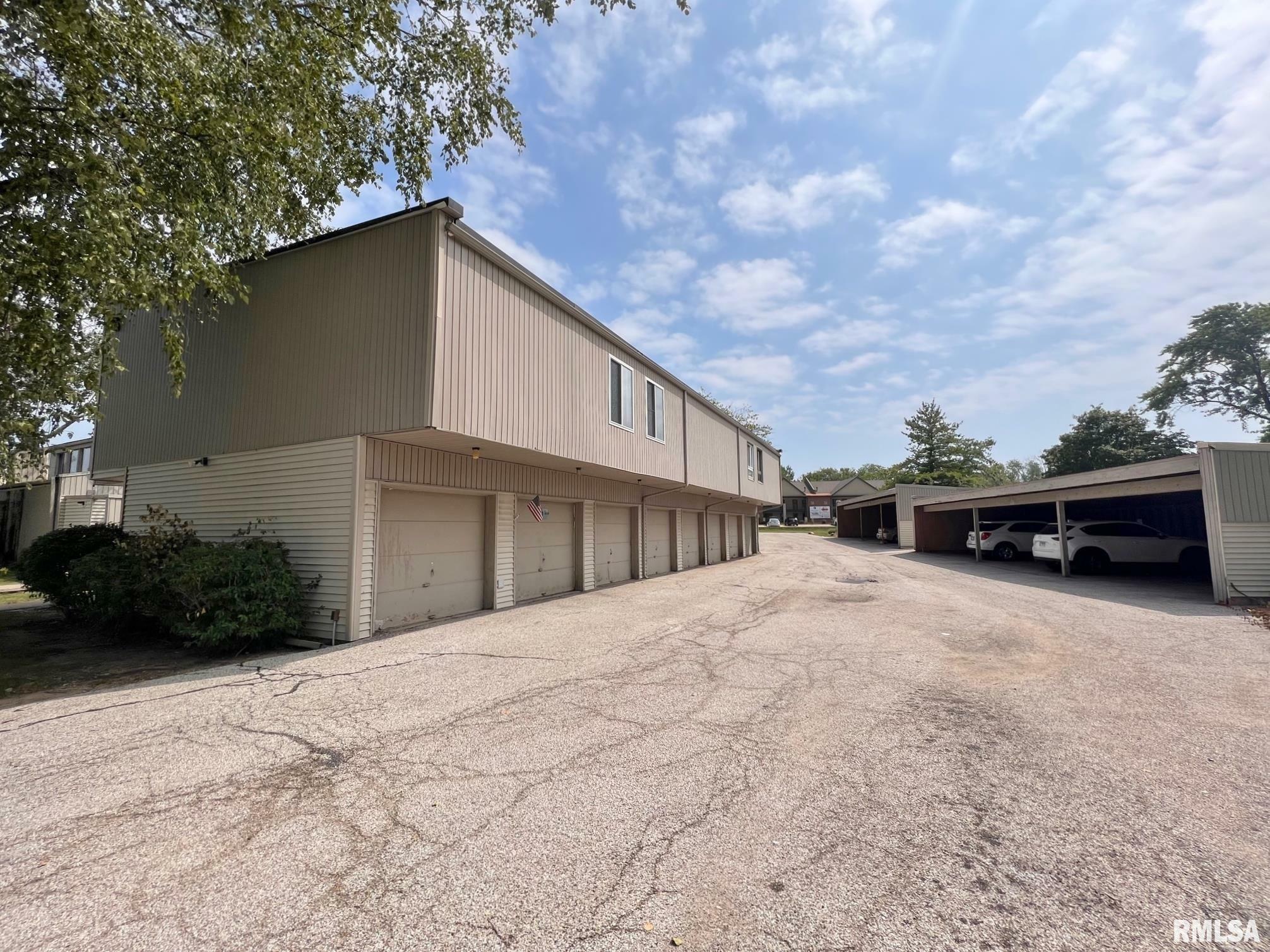 Property Photo:  6809 N Frostwood Parkway 41  IL 61615 