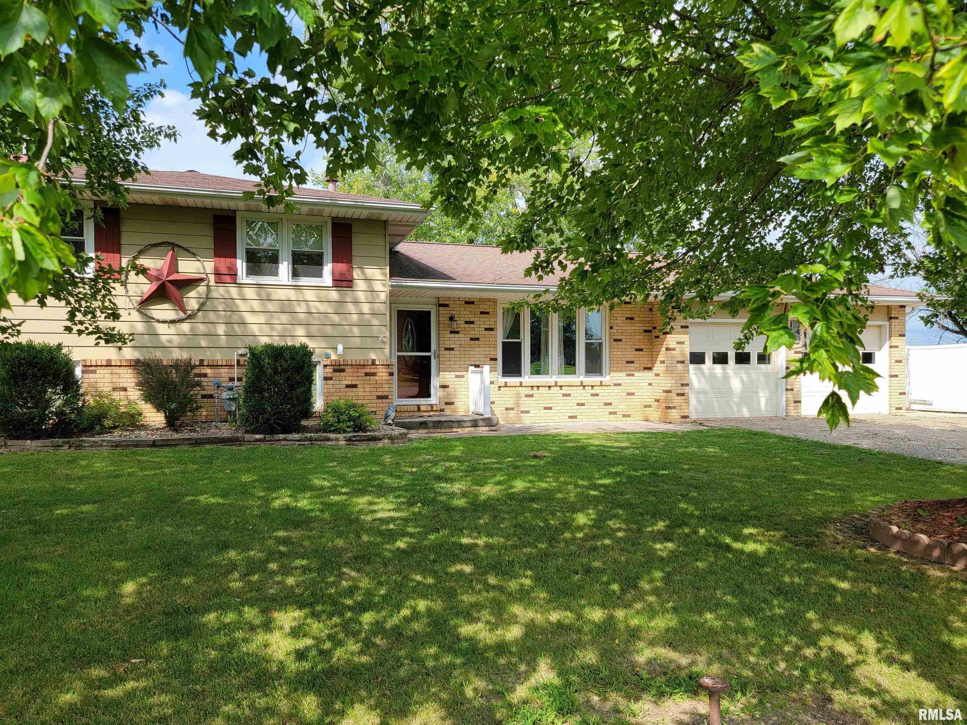 Property Photo: 305 N Marietta Street IL 61572