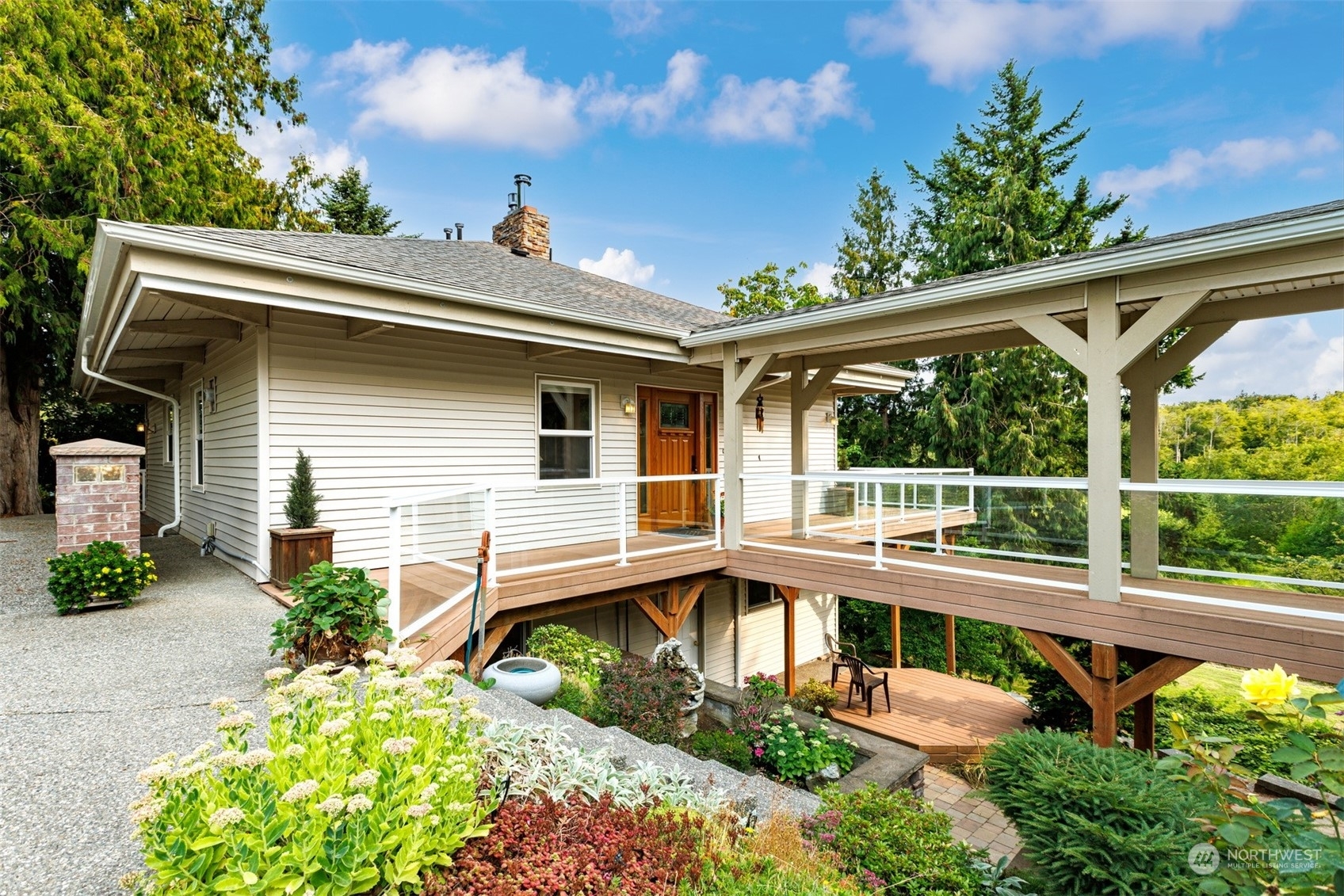 Property Photo: 555 E Hemmi Road WA 98264