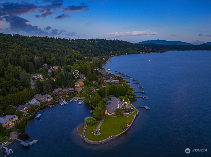 Property Photo: 3525 E Lake Sammamish Shore Lane NE WA 98074