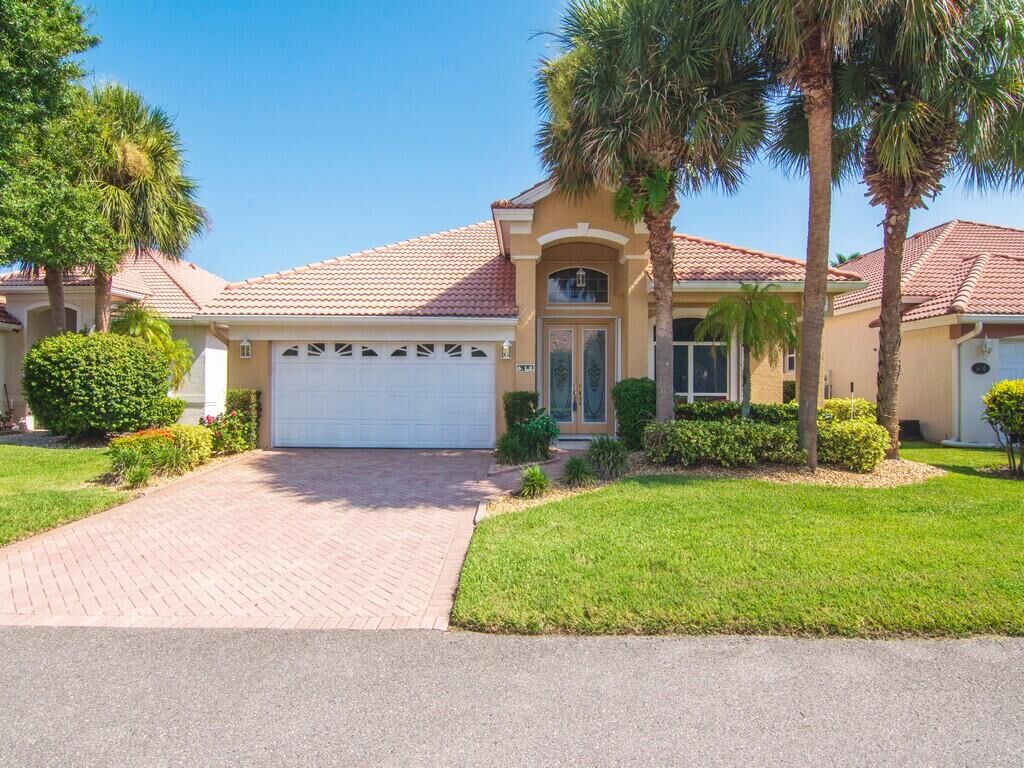 Property Photo:  612 NW Lambrusco Drive  FL 34986 