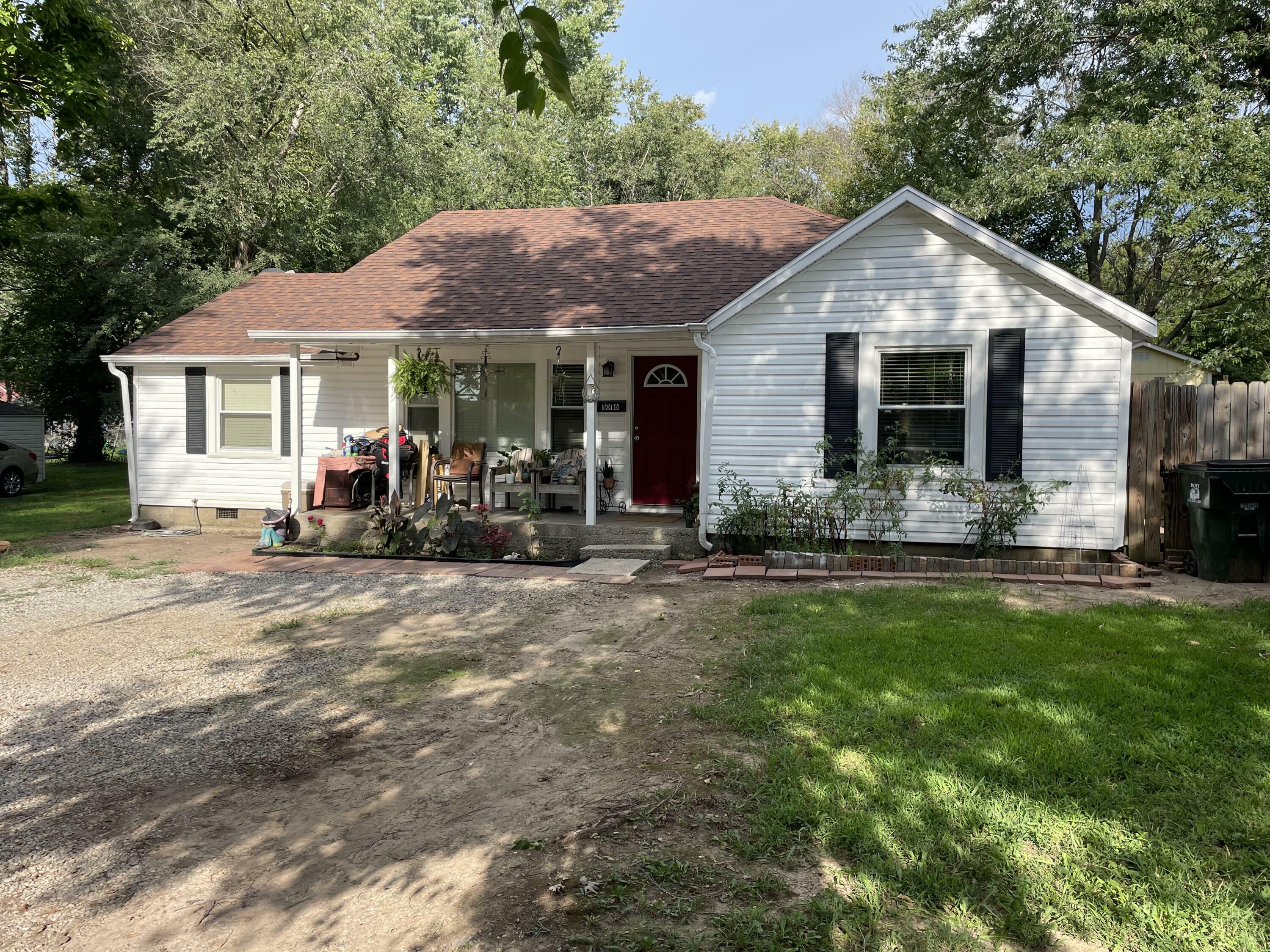 Property Photo:  1016 S Park Ave Avenue  MO 65605 