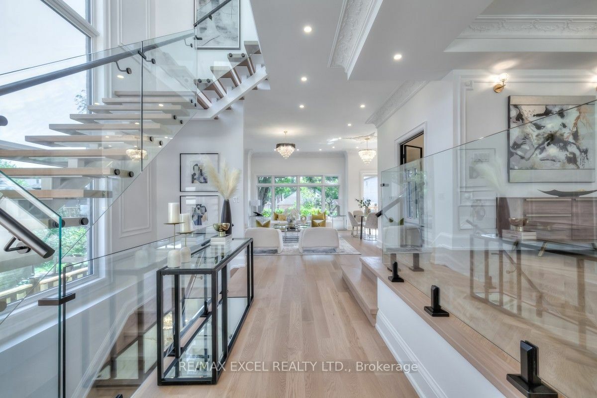 Property Photo: 91 Burncrest Dr ON M5M2Z6