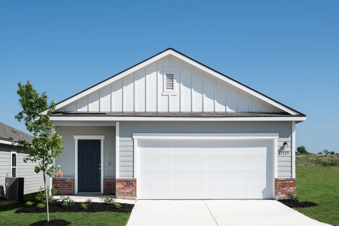 Property Photo:  605 Redfish Lane  TX 78634 