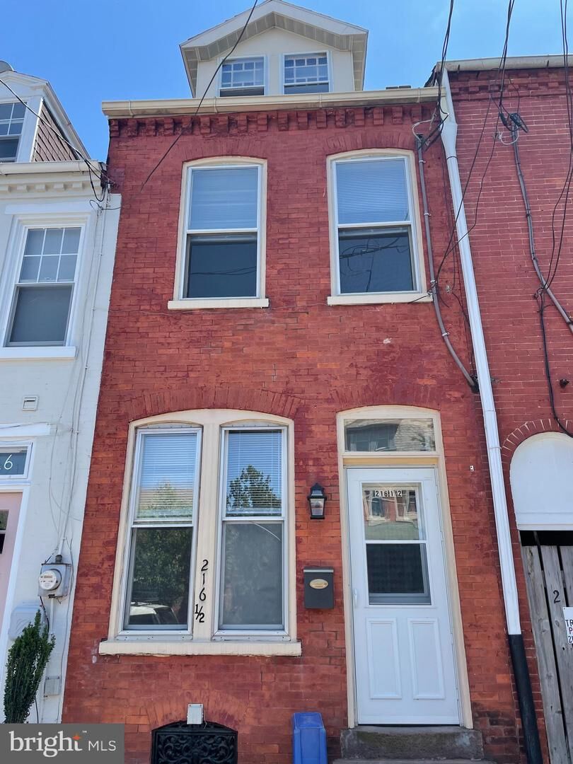 Property Photo:  216 W James Street 1/2  PA 17603 