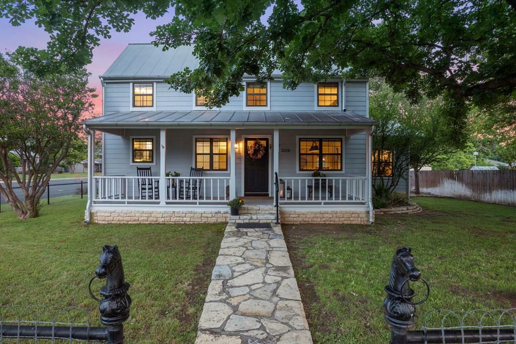 Property Photo: 209 Acorn St TX 78624