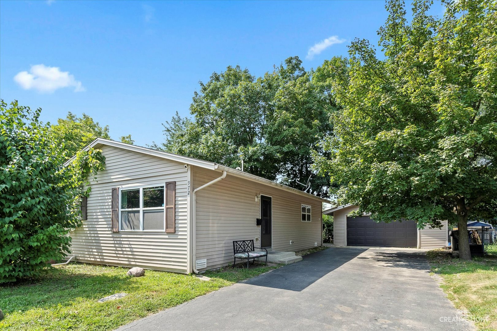 Property Photo: 972 Berkley Street IL 60110