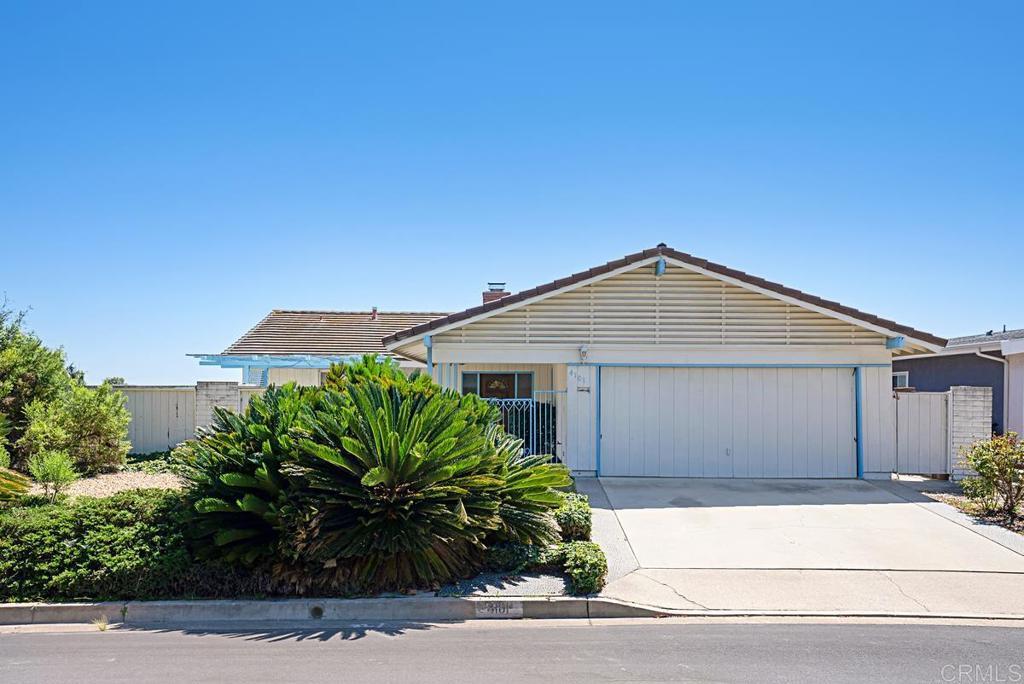 Property Photo: 4101 Calle Mayo CA 92673