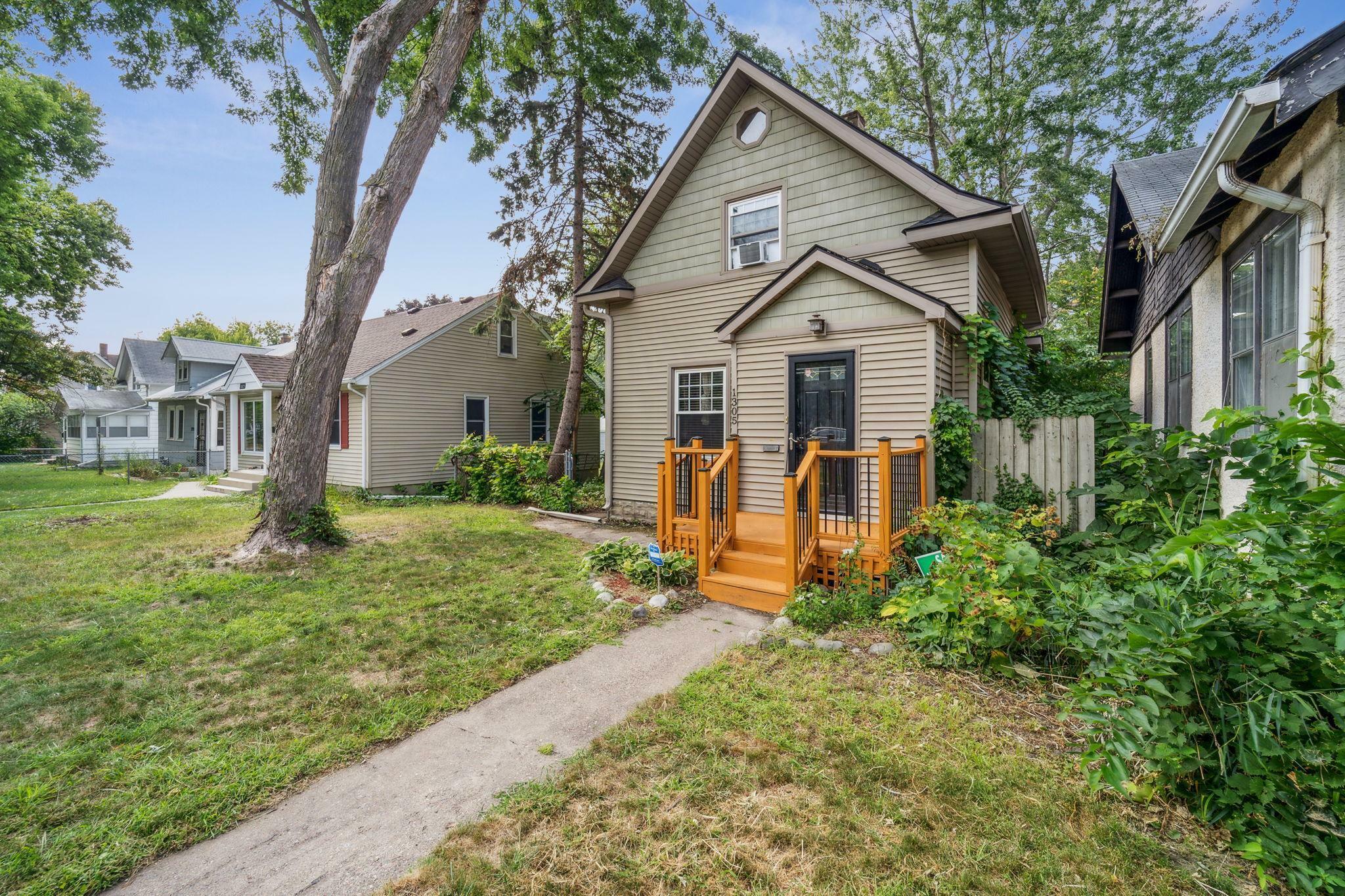 Property Photo: 1305 Marion Street MN 55117