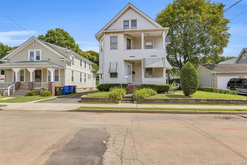 Property Photo:  2 James Street  CT 06451 