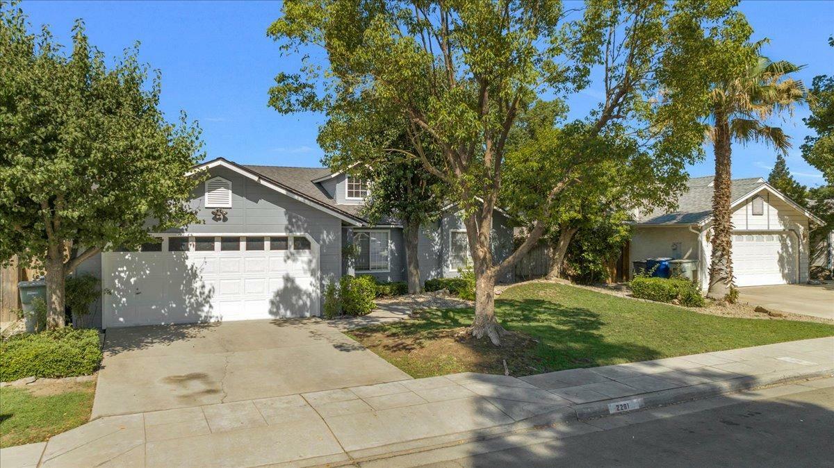 Property Photo: 2261 N Milburn Avenue CA 93722