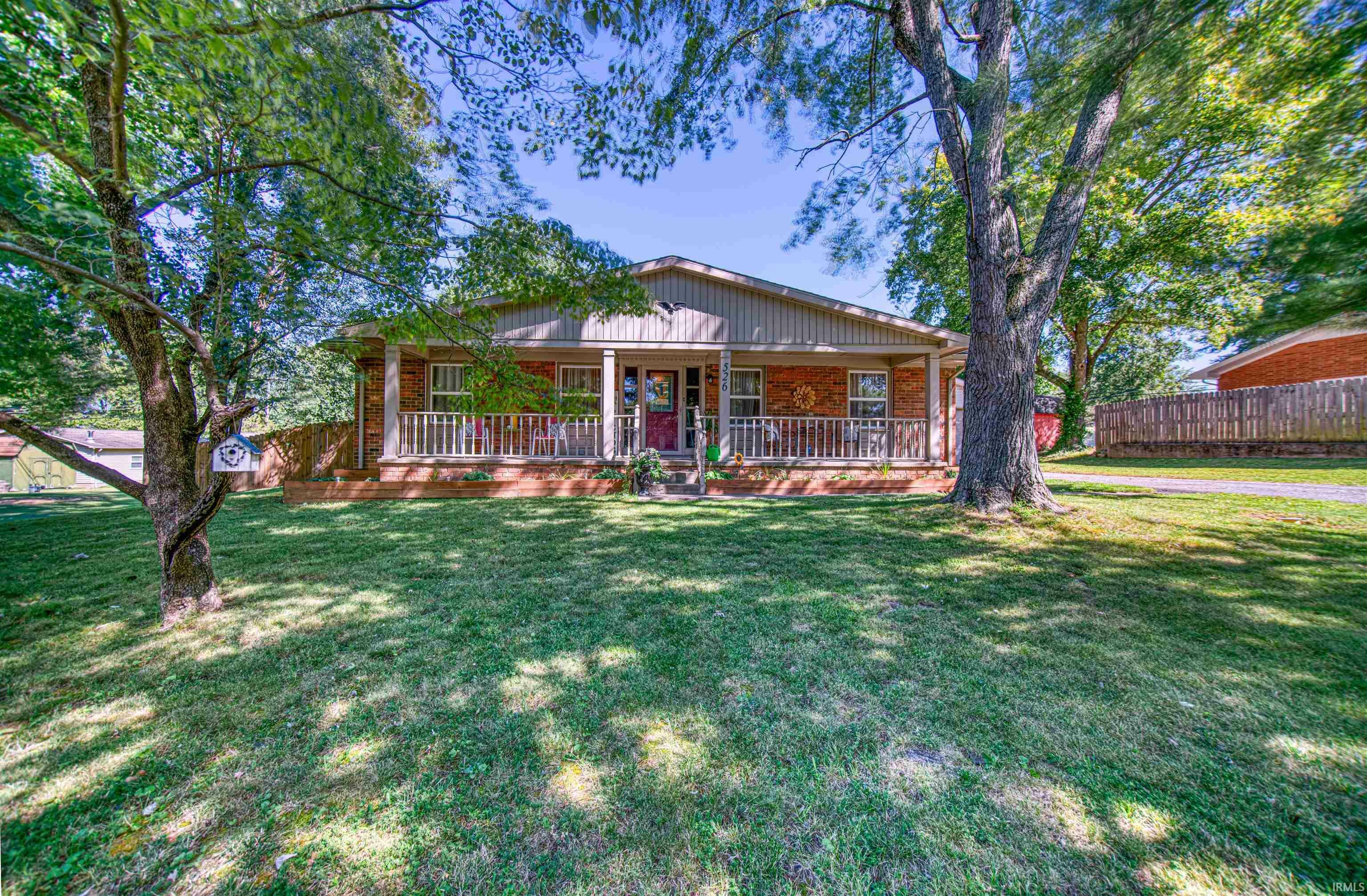 Property Photo: 526 E Jefferson Avenue IN 47610