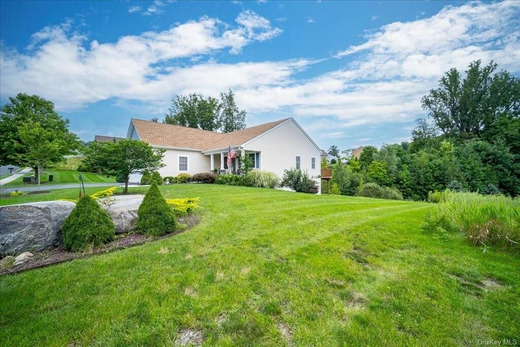 Property Photo:  8 Stainton Fareway  NY 10950 