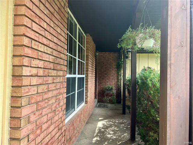 Property Photo: 27 Durham Drive MO 63090