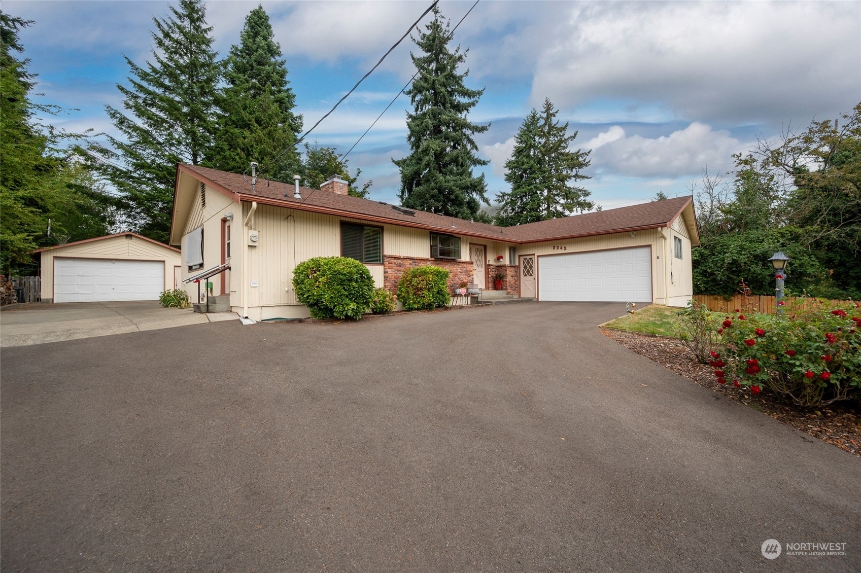 Property Photo:  2342 N 116th Street  WA 98133 