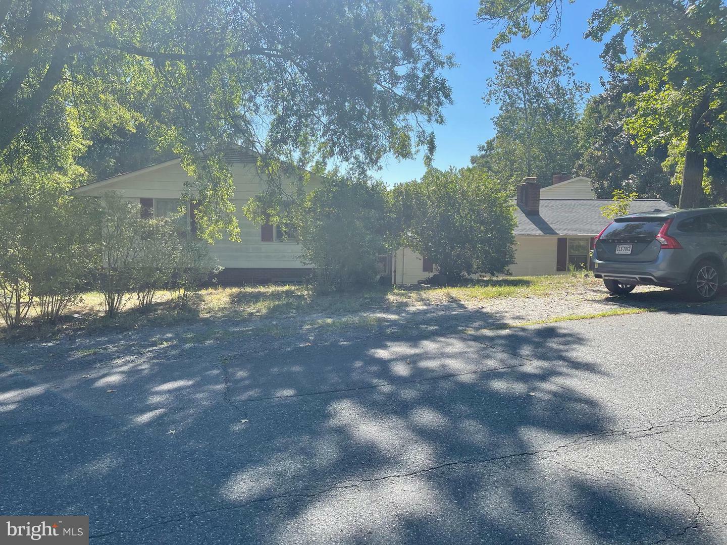 Property Photo: 2 Pawnee Drive VA 22401