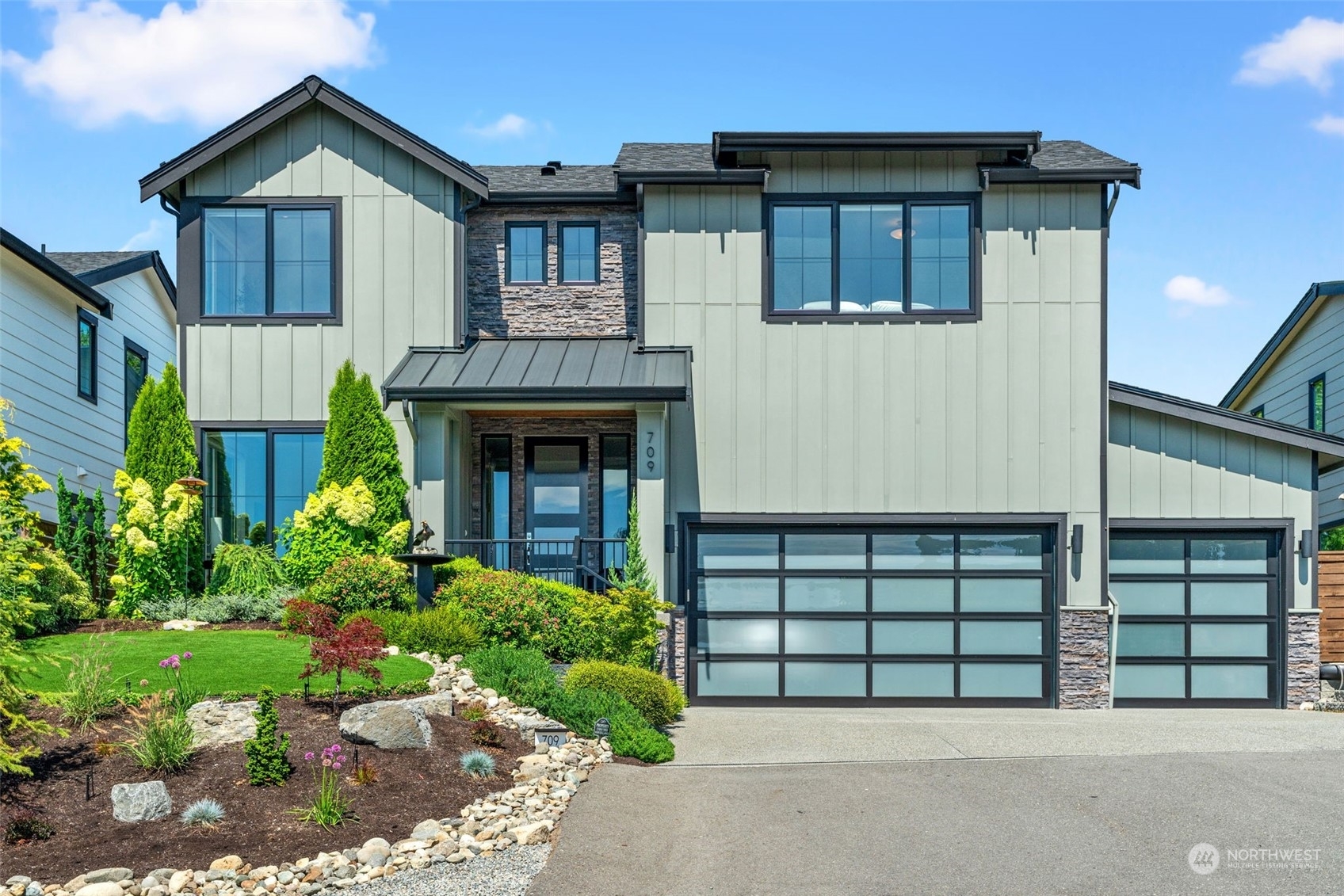 Property Photo:  709 Spruce Street  WA 98020 