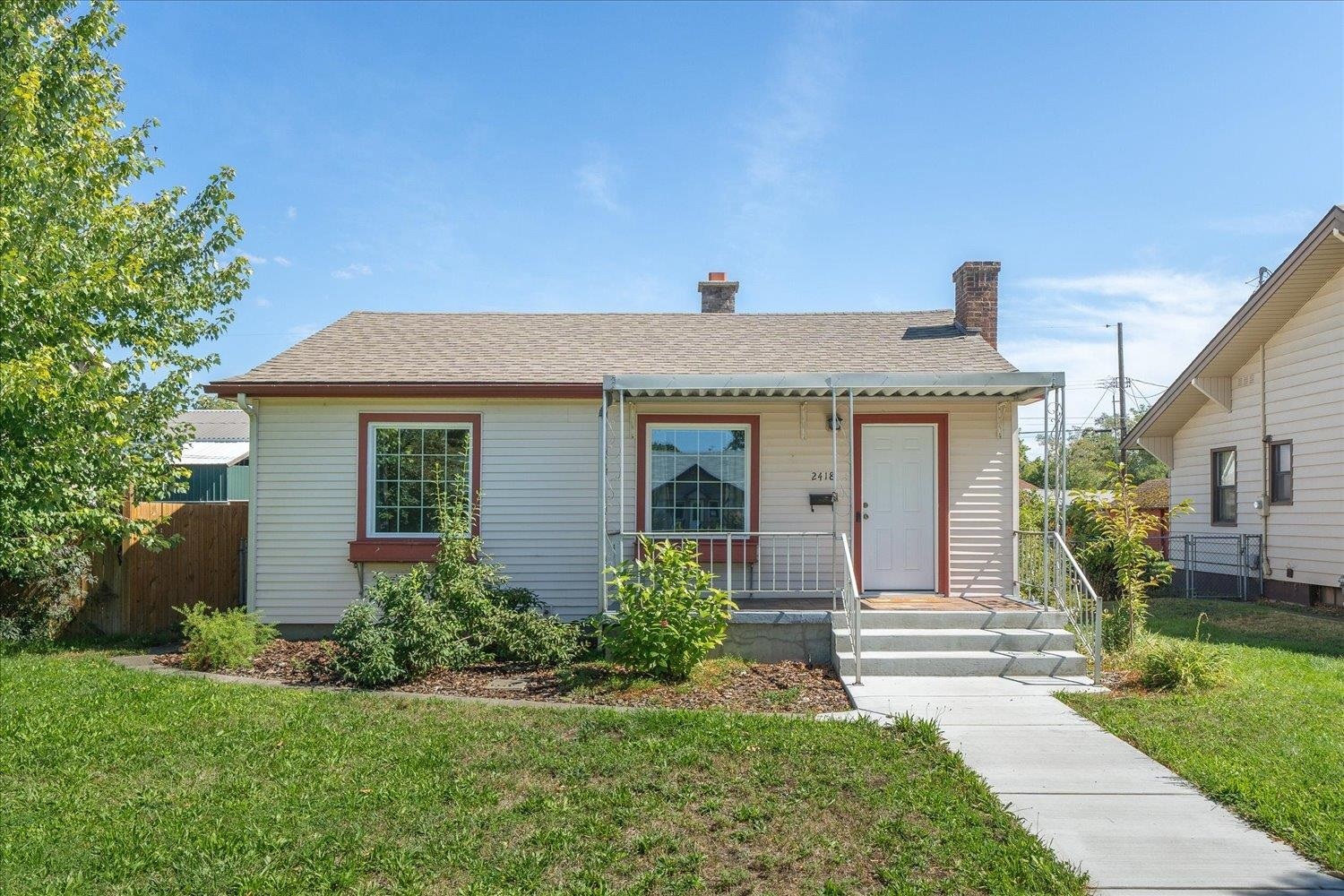 Property Photo: 2418 N Columbus St WA 99207