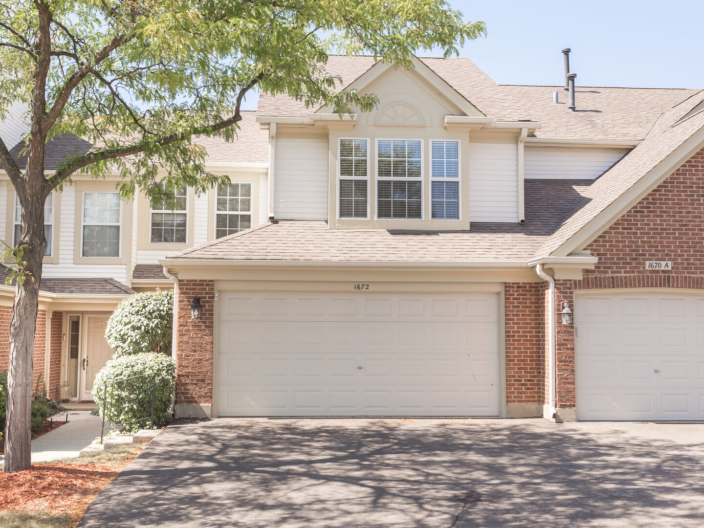 Property Photo: 1672 Penn Court IL 60014