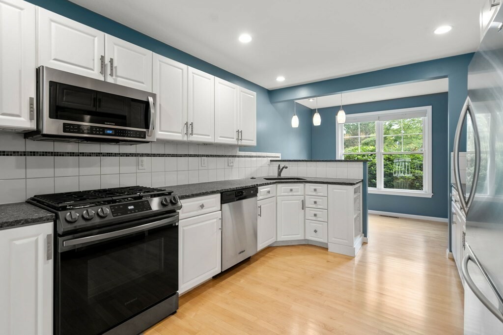 Property Photo: 4 Washington Court 4 MA 01569