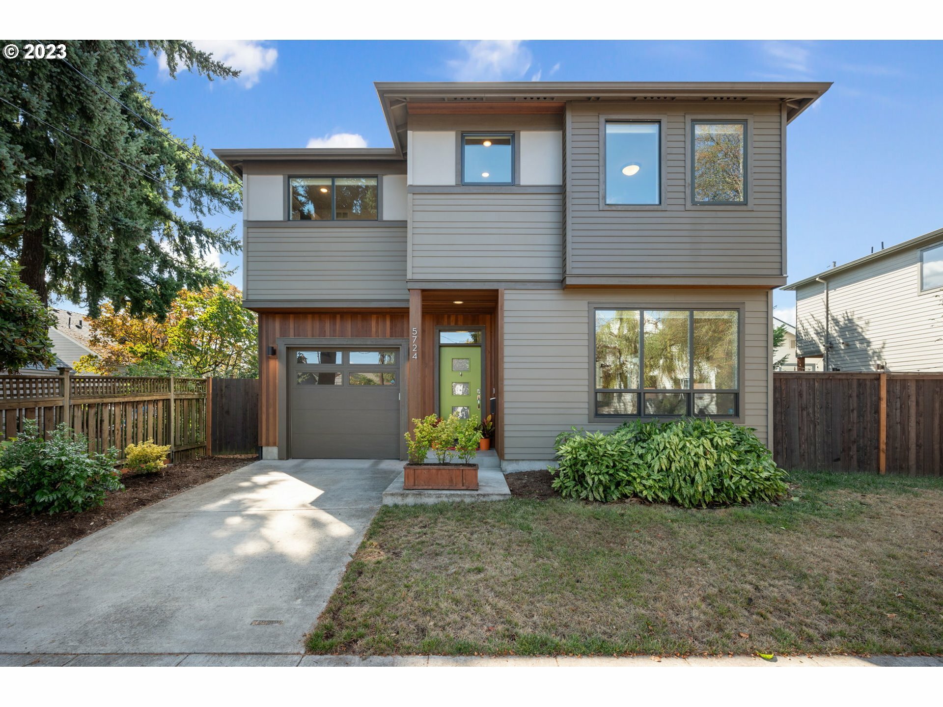 Property Photo: 5724 NE Hancock St OR 97213