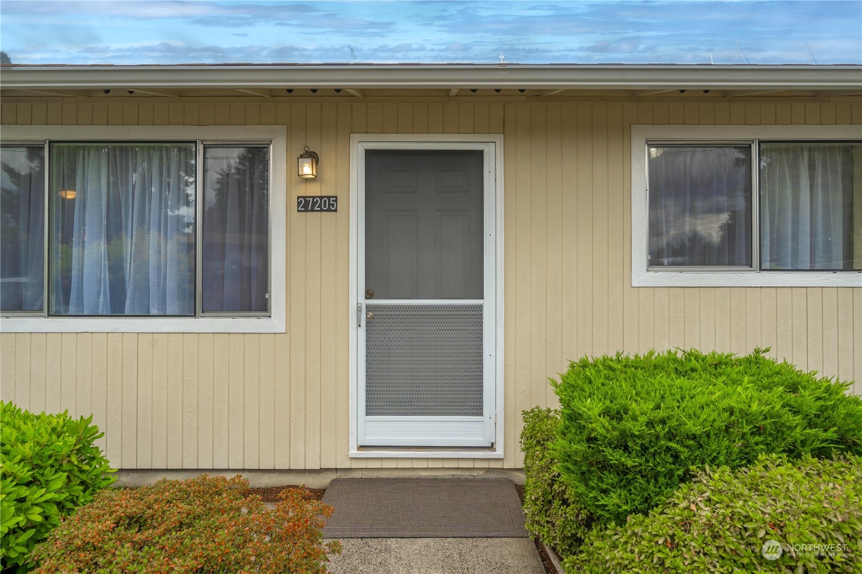 Property Photo:  27205 118th Avenue SE  WA 98030 