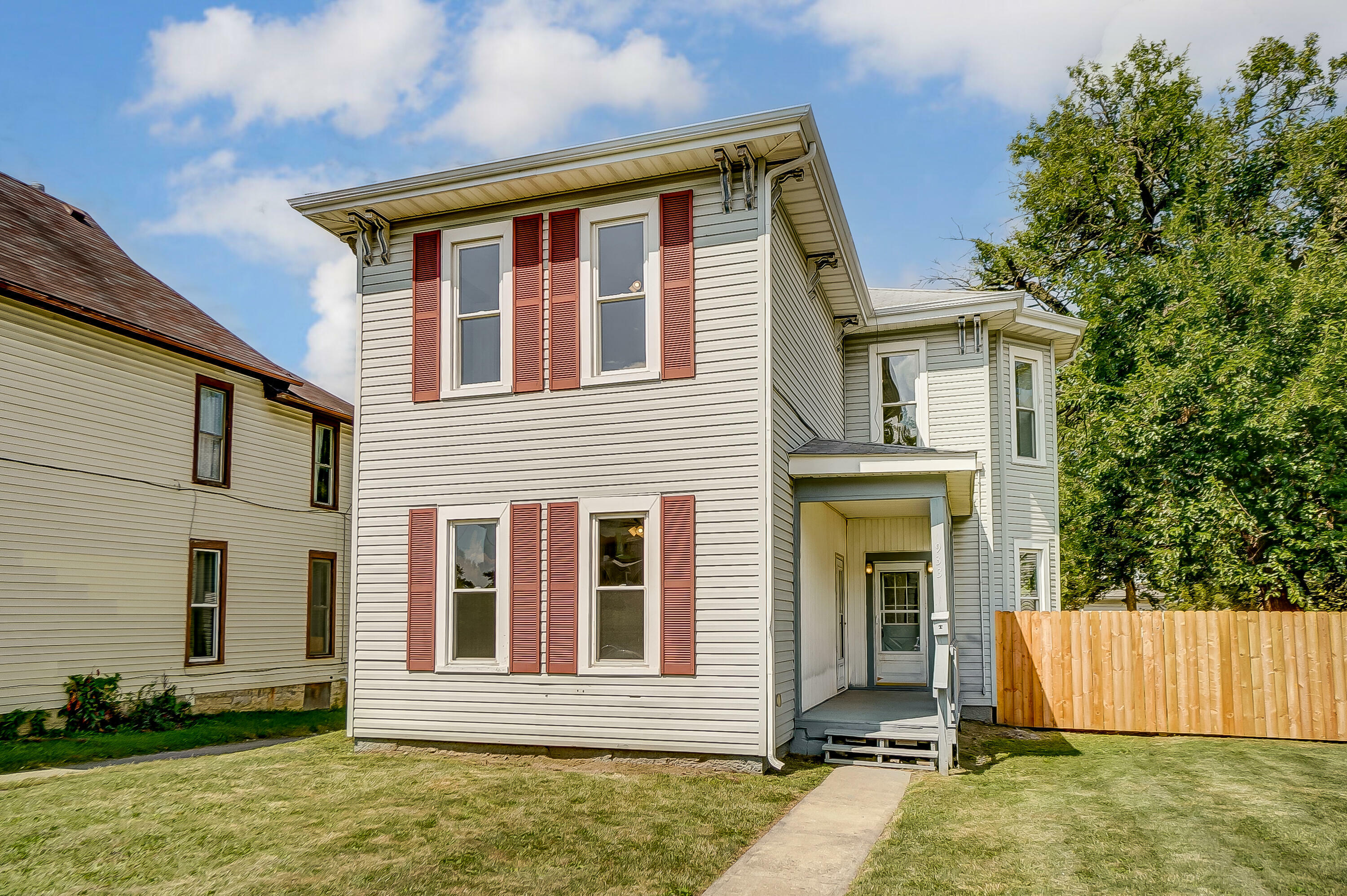 Property Photo:  933 Oak Street  OH 45505 