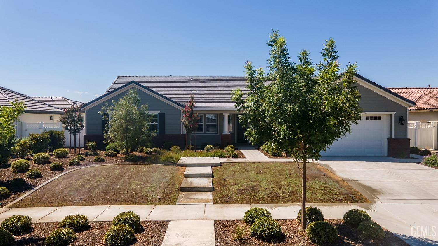 Property Photo: 13633 Faringford Lane CA 93311