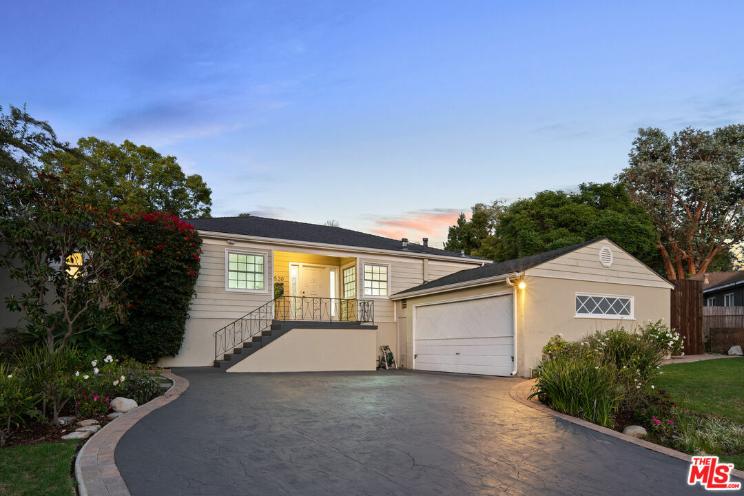 Property Photo:  7520   Piper Pl  CA 90045 