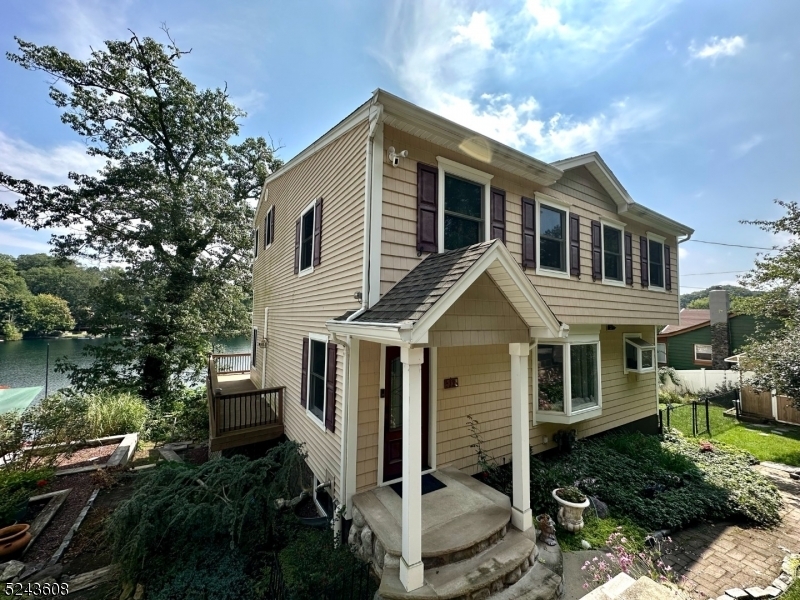 Property Photo:  22 Seymour Dr  NJ 07480 