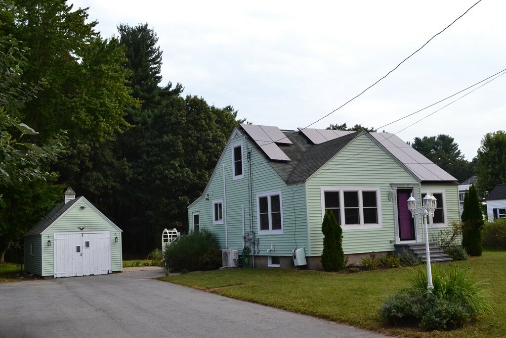 Property Photo: 1270 Methuen St MA 01826
