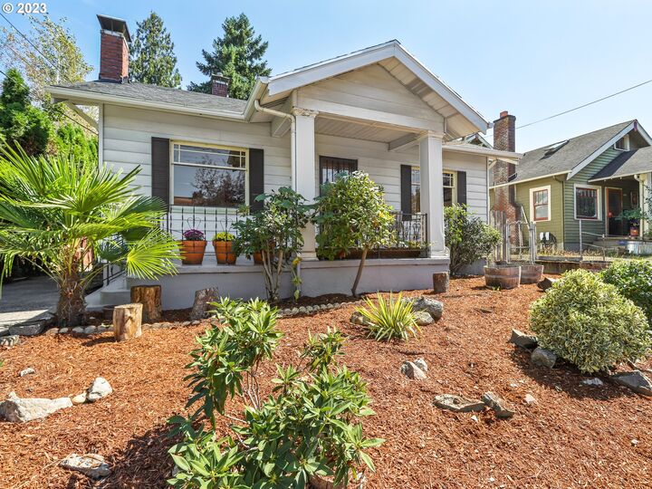 2 bed Portland home for sale 5832 NE 12th Ave, Portland, OR 97211