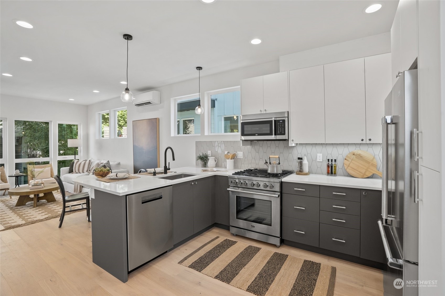 Property Photo: 3608 Linden Avenue N WA 98103