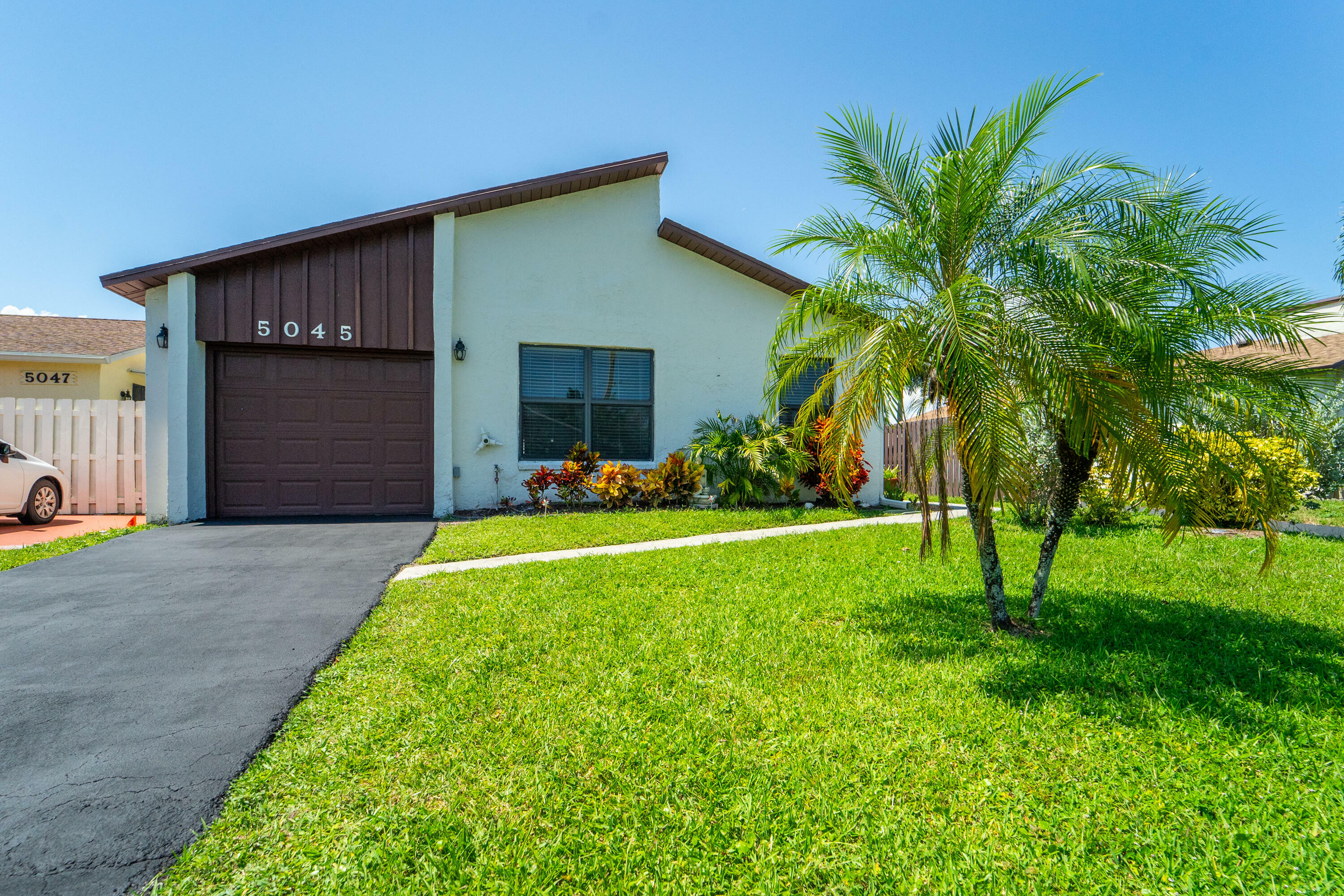 Property Photo:  5045 Minto Road  FL 33472 