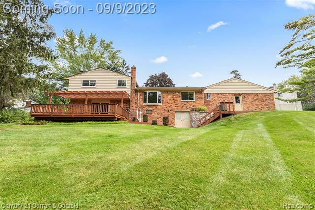 Property Photo: 4372 Macqueen Drive MI 48323