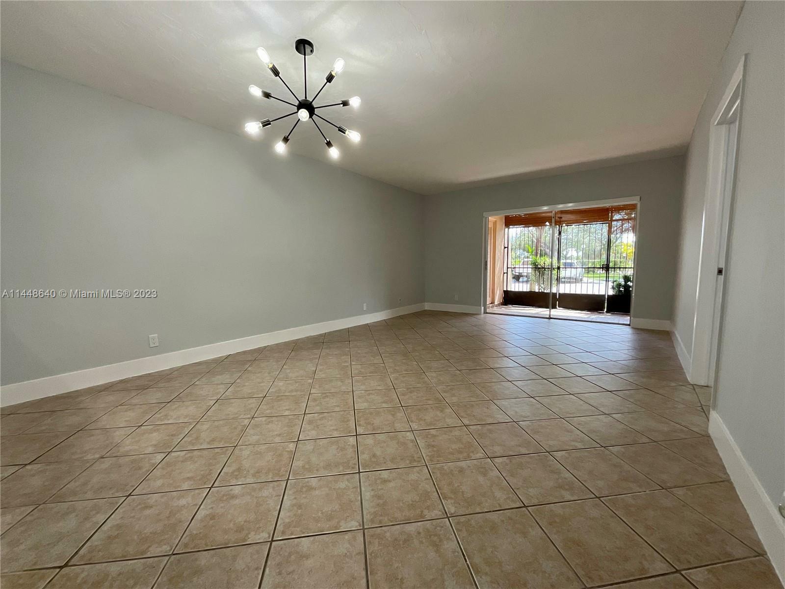 Property Photo:  13707 Kendale Lakes Cir 114  FL 33183 