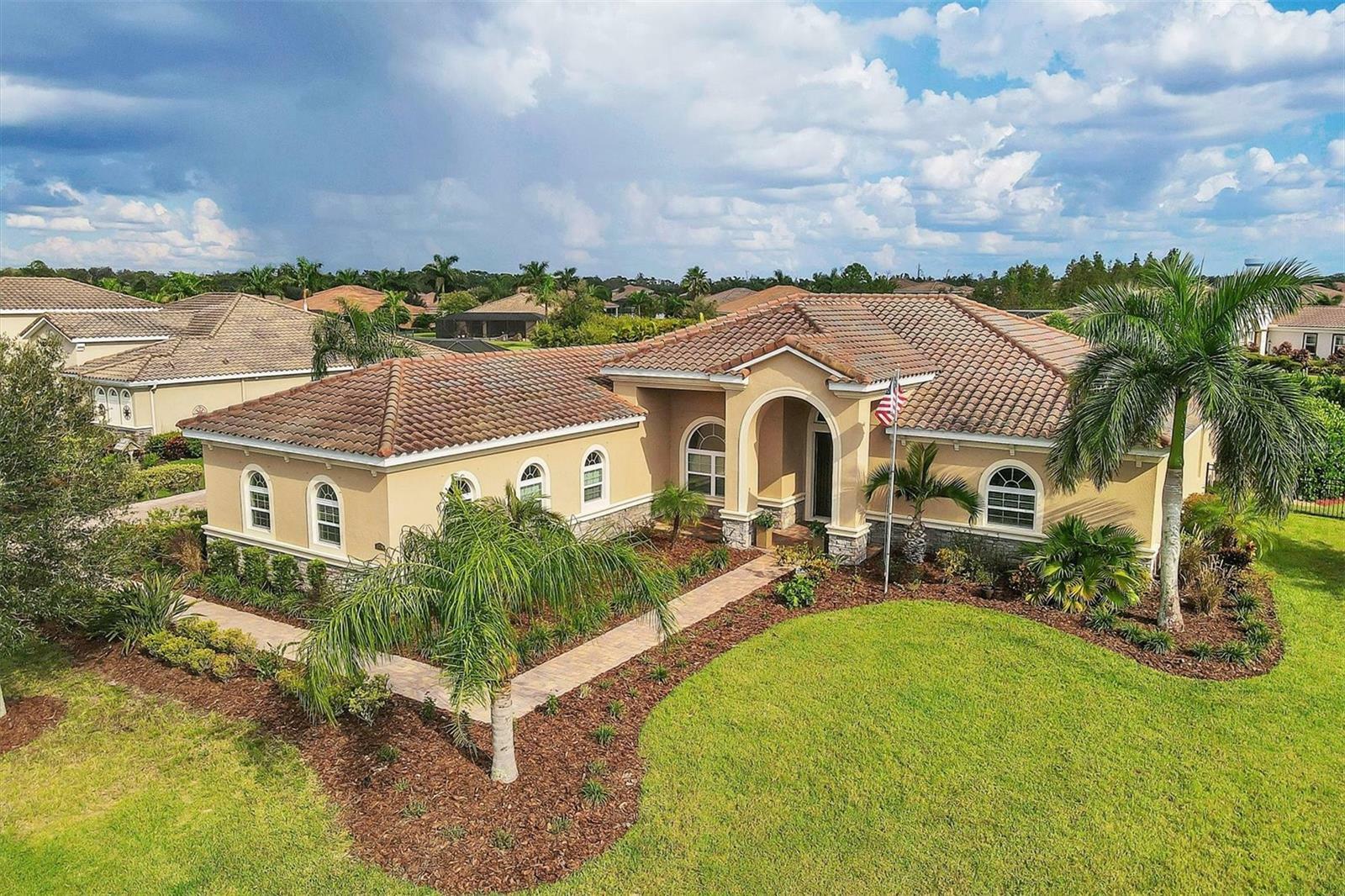 Property Photo: 16708 1st Avenue E FL 34212