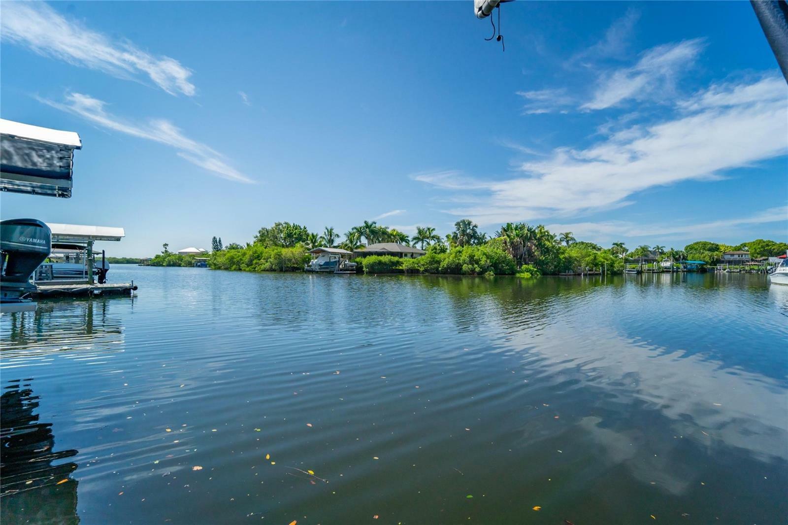 Property Photo:  1424 Beach Club Lane  FL 33572 