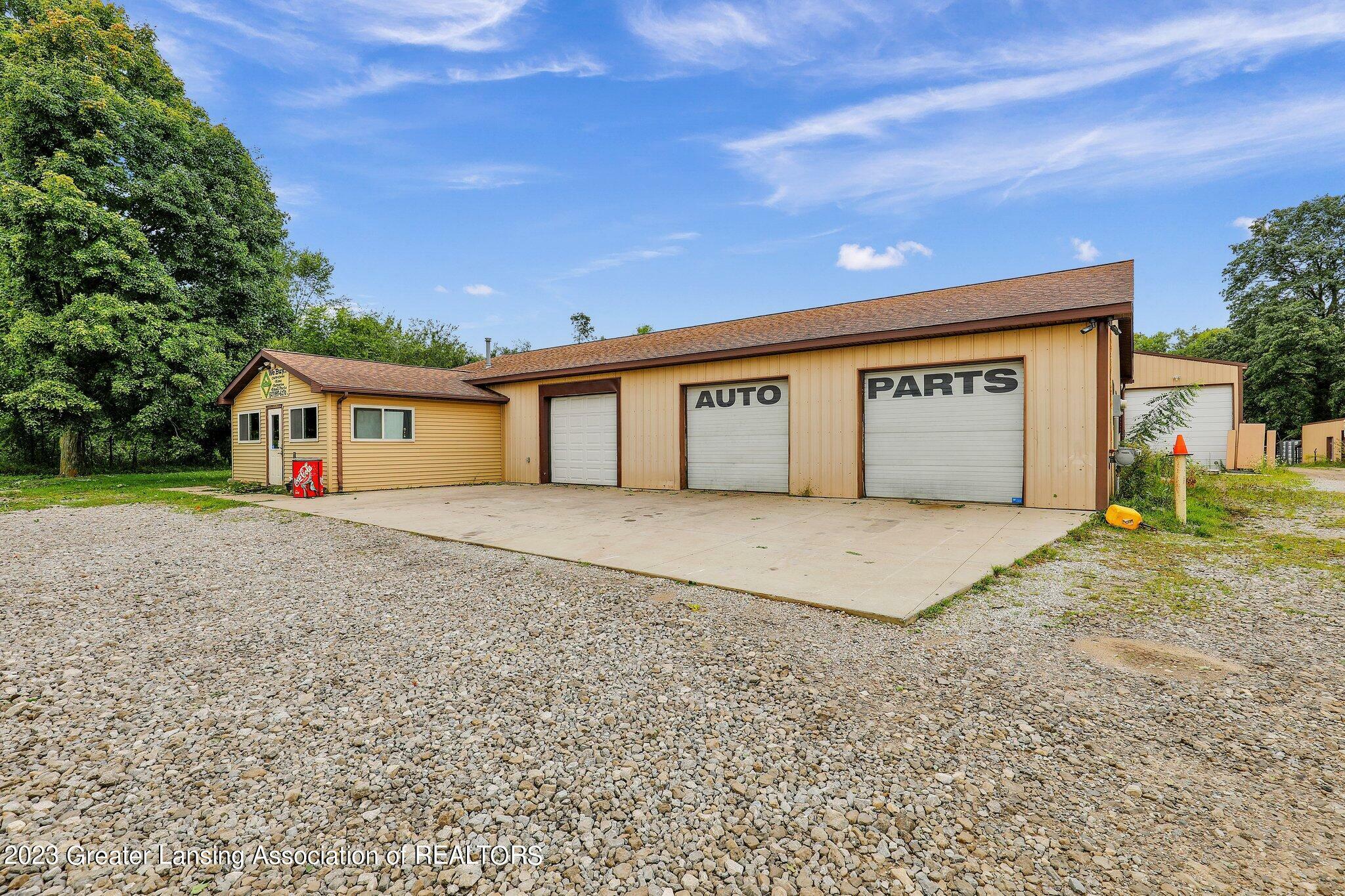 Property Photo: 2607 E Kinsel Highway MI 48813