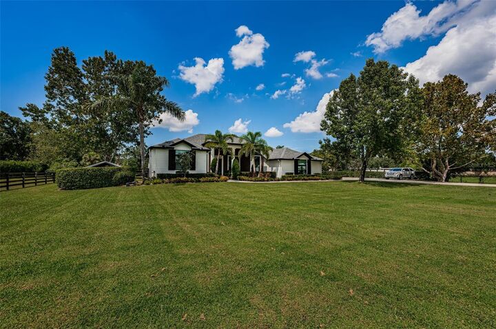 Property Photo:  344 Appaloosa Road  FL 34688 