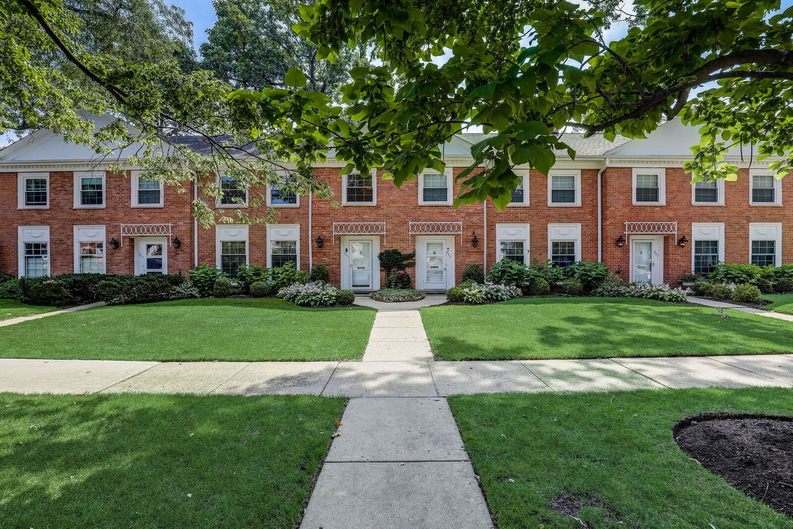 Property Photo:  343 Greenleaf Avenue  IL 60091 