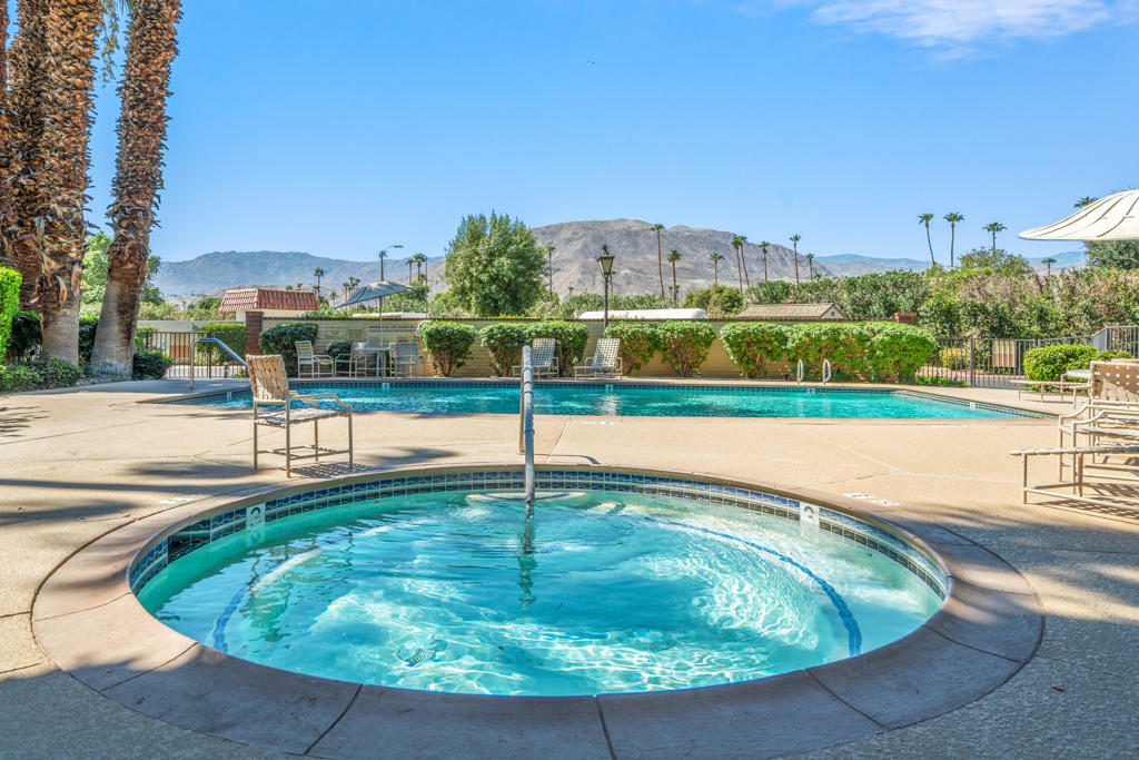 Property Photo: 174 Castellana S CA 92260