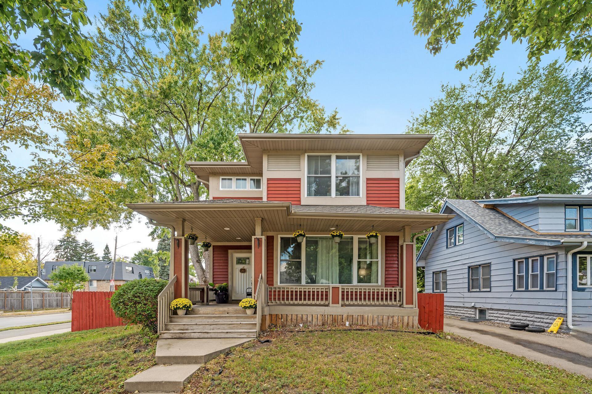 Property Photo: 2603 James Avenue N MN 55411